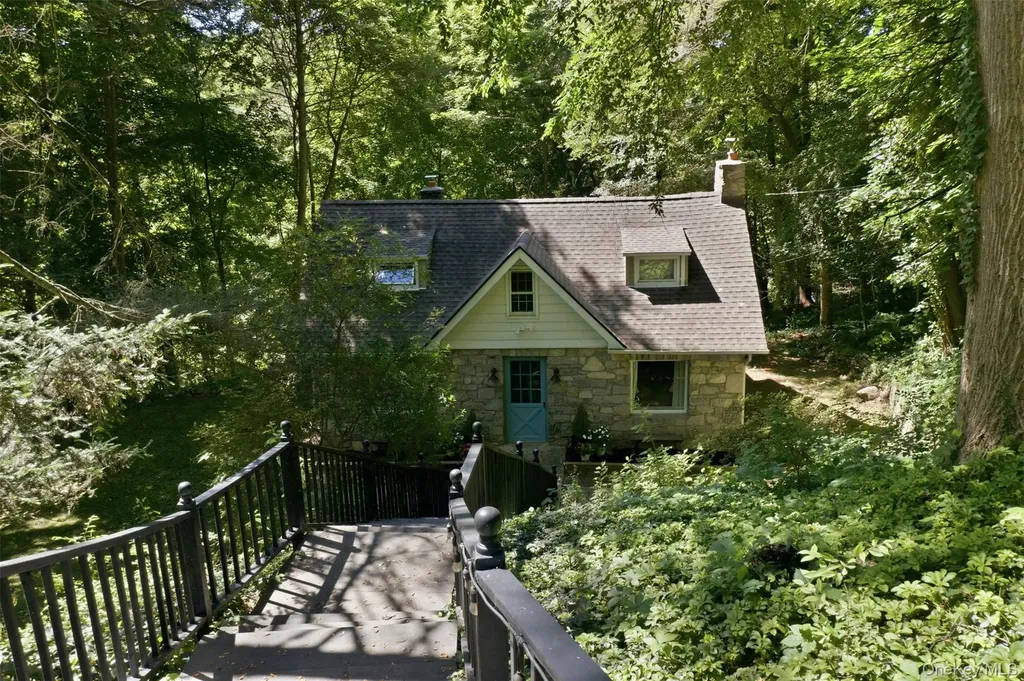 2 Anton Place Lake Peekskill NY 10537
