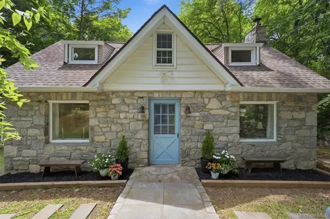 2 Anton Place Lake Peekskill NY 10537
