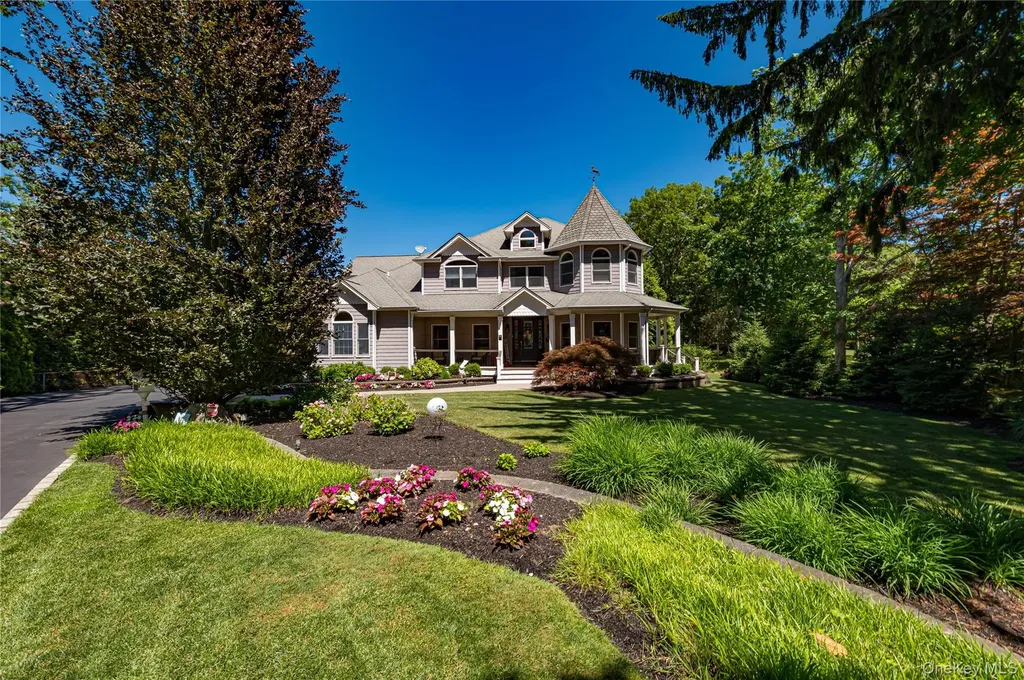 67 Sunny Road Saint James NY 11780