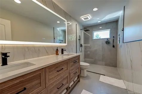 67 Sunny Road Saint James NY 11780