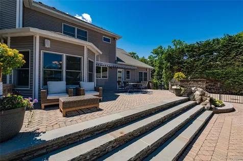 67 Sunny Road Saint James NY 11780