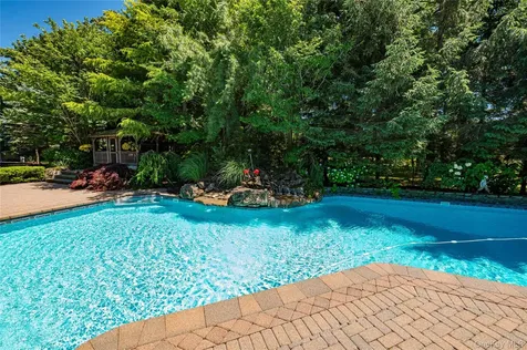 67 Sunny Road Saint James NY 11780