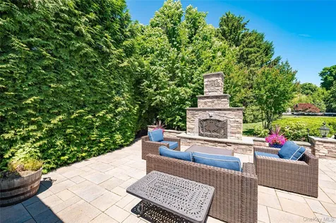 67 Sunny Road Saint James NY 11780