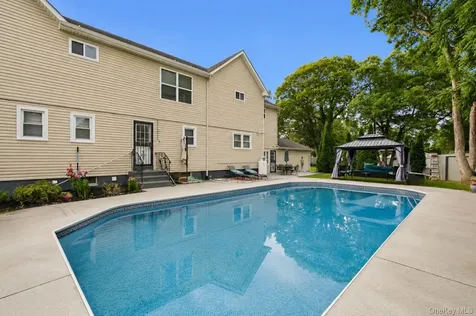 303 N Westchester Avenue N West Babylon NY 11704