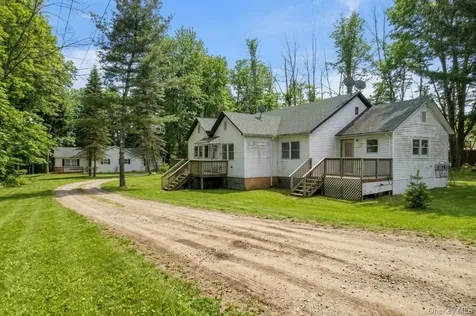 380 Fraser Road Kiamesha Lake NY 12751