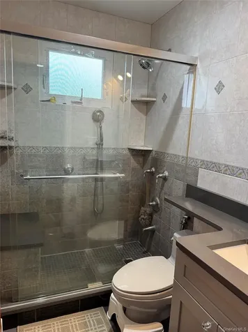 76-53 271st Street New Hyde Park NY 11040