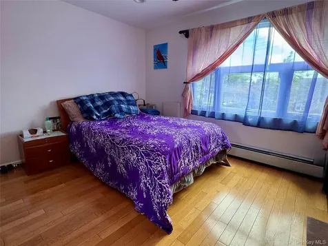 76-53 271st Street New Hyde Park NY 11040