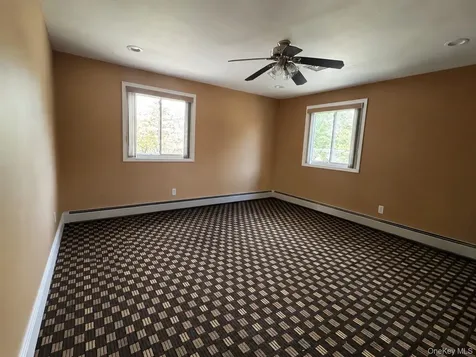 76-53 271st Street New Hyde Park NY 11040