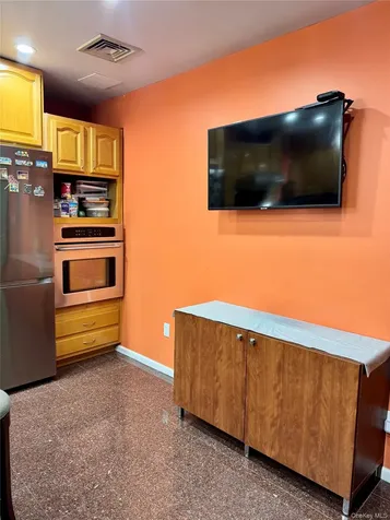 76-53 271st Street New Hyde Park NY 11040