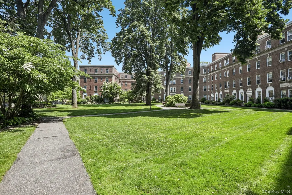 445 Gramatan Avenue Fleetwood NY 10552