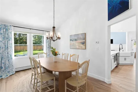 18 Ashford Drive Bohemia NY 11716