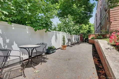 300 S Broadway Tarrytown NY 10591