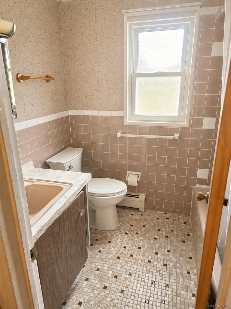 82 Demarest Avenue West Nyack NY 10994
