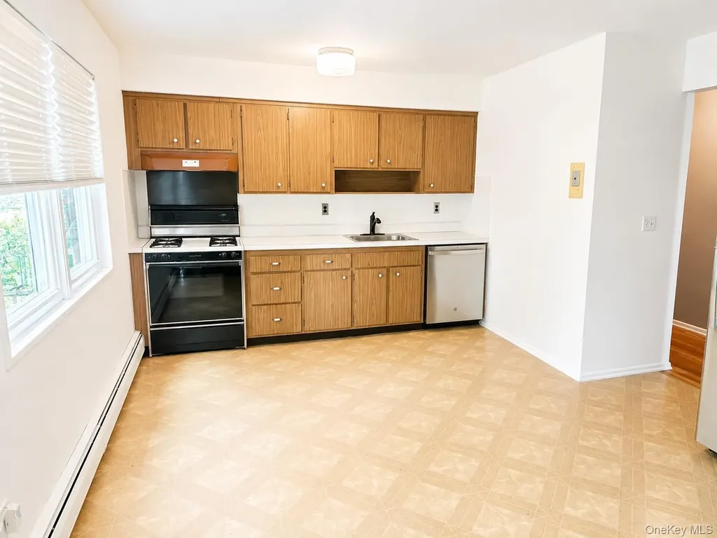 82 Demarest Avenue West Nyack NY 10994