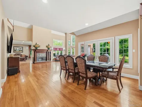 637 S Mountain Road New City NY 10956