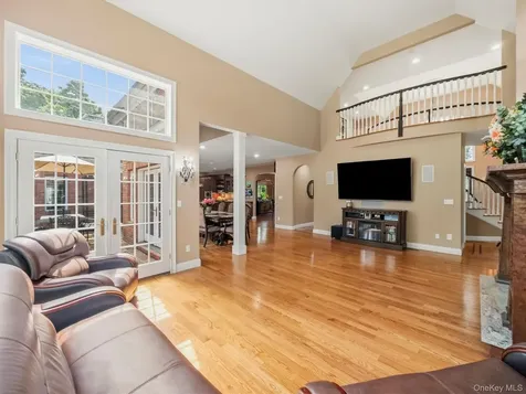 637 S Mountain Road New City NY 10956
