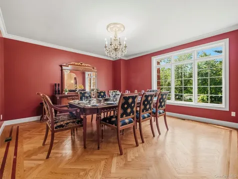 637 S Mountain Road New City NY 10956