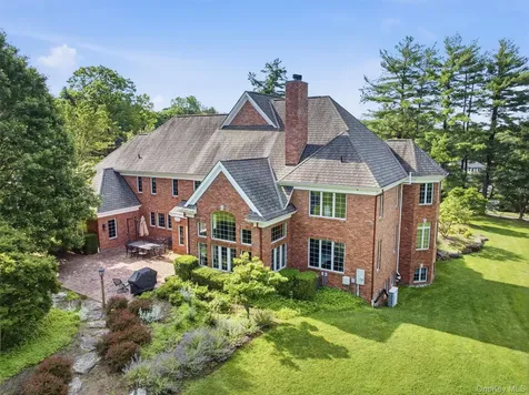 637 S Mountain Road New City NY 10956