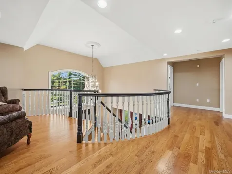 637 S Mountain Road New City NY 10956