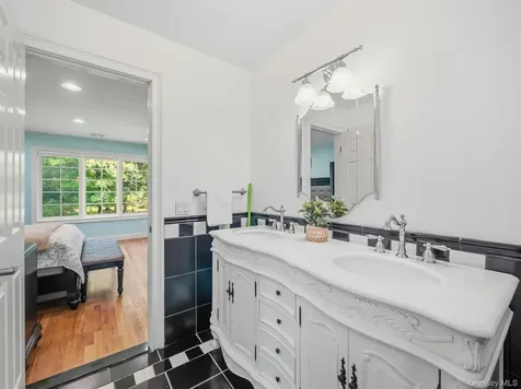 637 S Mountain Road New City NY 10956
