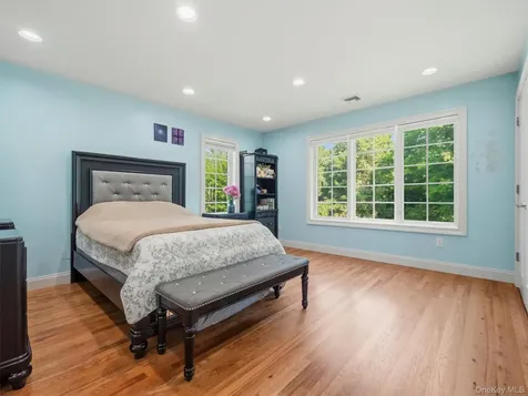 637 S Mountain Road New City NY 10956