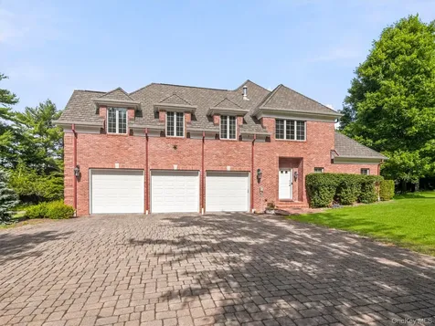 637 S Mountain Road New City NY 10956