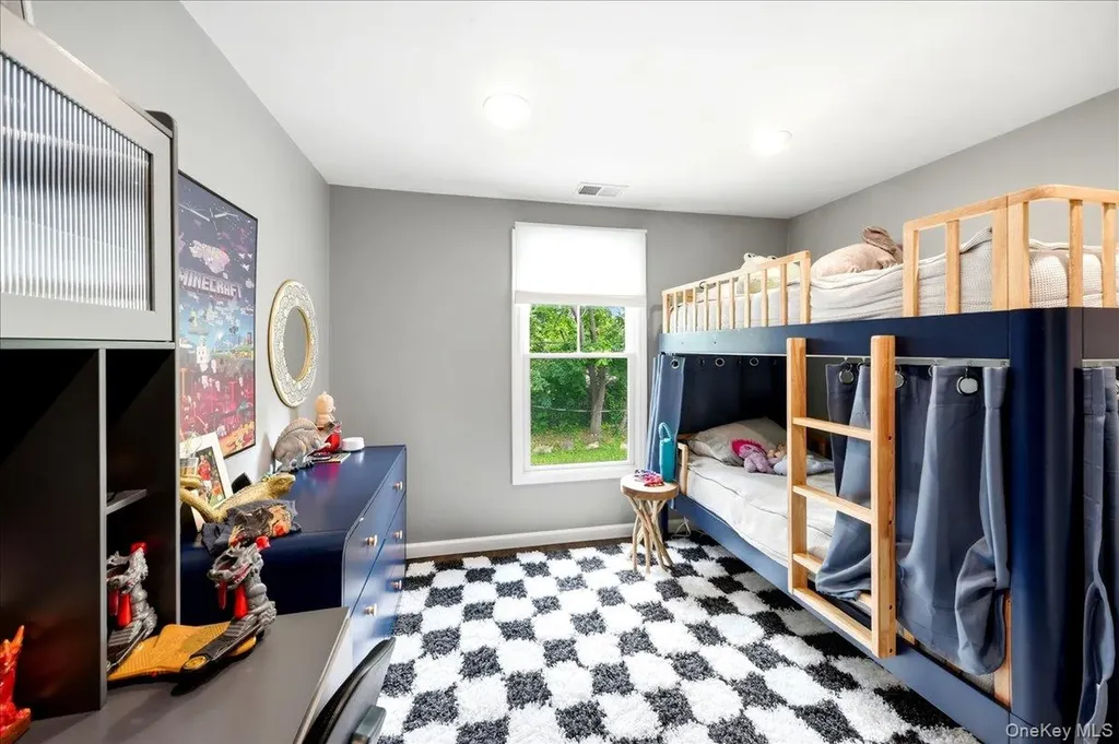736 Pelhamdale Avenue New Rochelle NY 10801