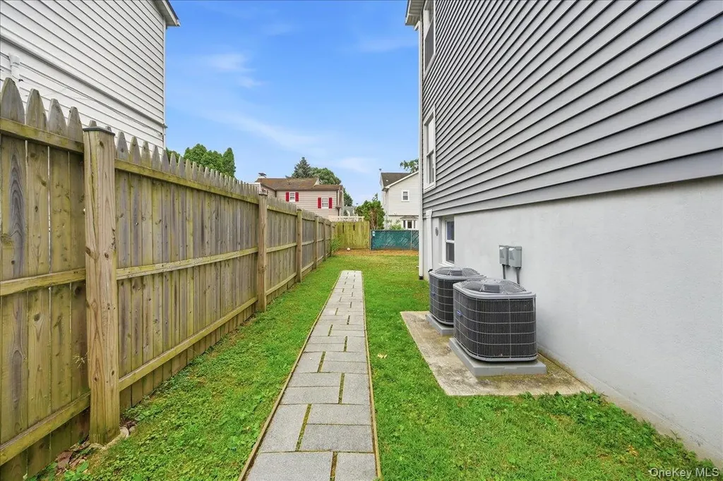 736 Pelhamdale Avenue New Rochelle NY 10801
