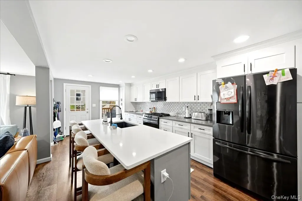 736 Pelhamdale Avenue New Rochelle NY 10801
