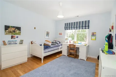 4 Dalphin Drive Rye NY 10580