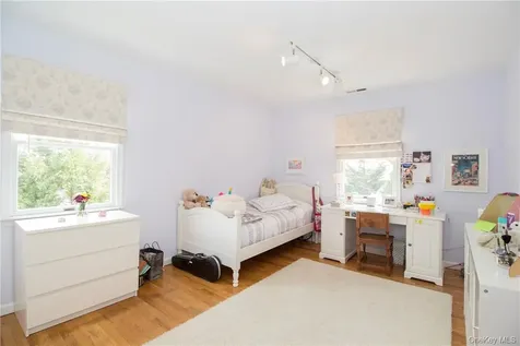 4 Dalphin Drive Rye NY 10580
