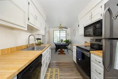 8 Foxwood Drive Pleasantville NY 10570