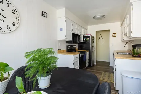 8 Foxwood Drive Pleasantville NY 10570