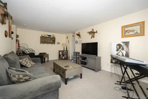 8 Foxwood Drive Pleasantville NY 10570