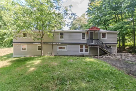 26 Old Hollow Road Clinton Corners NY 12514