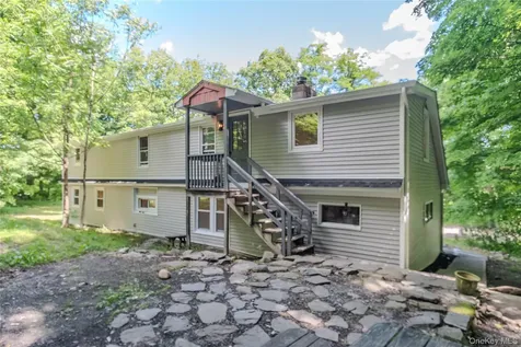 26 Old Hollow Road Clinton Corners NY 12514
