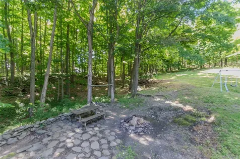 26 Old Hollow Road Clinton Corners NY 12514
