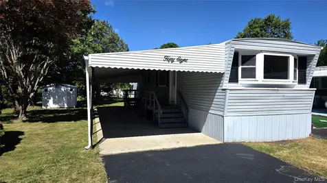 58 Betsy Ross Drive Bohemia NY 11716