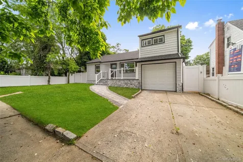 207 Wright Street Westbury NY 11590