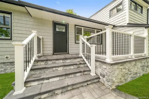 207 Wright Street Westbury NY 11590