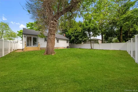 207 Wright Street Westbury NY 11590