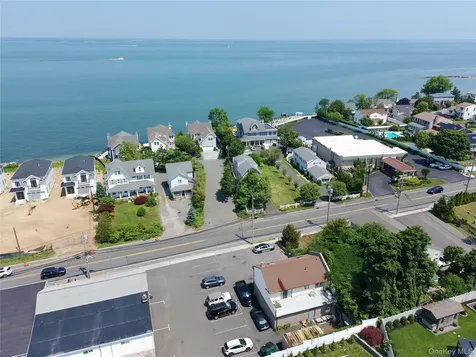 44 Bayville Avenue Bayville NY 11709