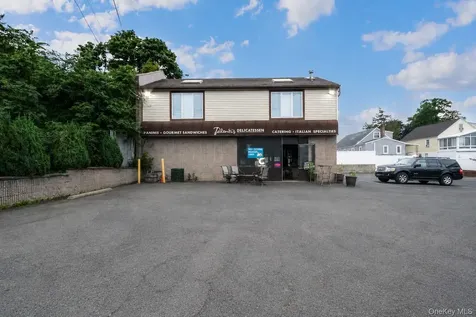 44 Bayville Avenue Bayville NY 11709