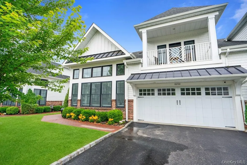 82101 Spruce Pond Circle Plainview NY 11803