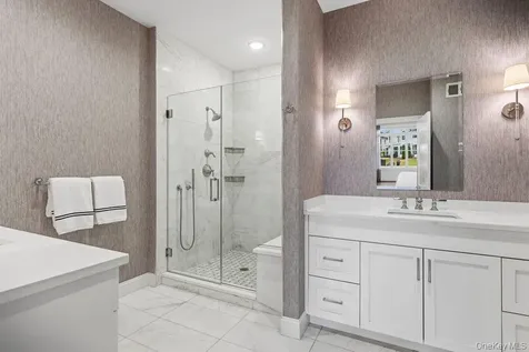 82101 Spruce Pond Circle Plainview NY 11803