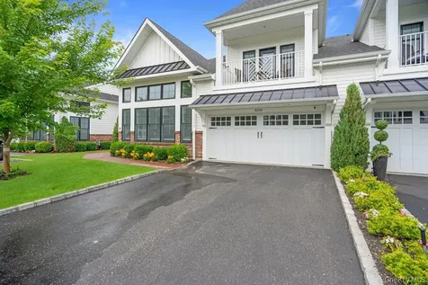 82101 Spruce Pond Circle Plainview NY 11803