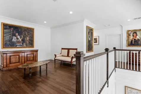 82101 Spruce Pond Circle Plainview NY 11803