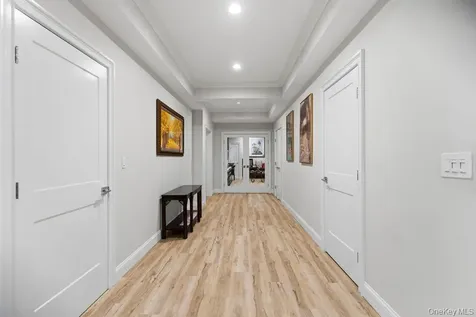 82101 Spruce Pond Circle Plainview NY 11803