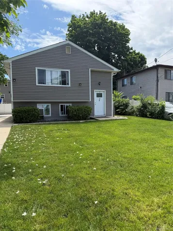 33 Washington Avenue Deer Park NY 11729
