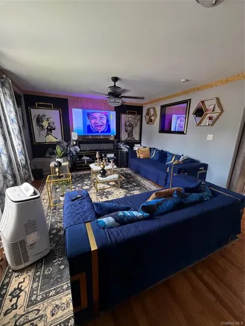 33 Washington Avenue Deer Park NY 11729